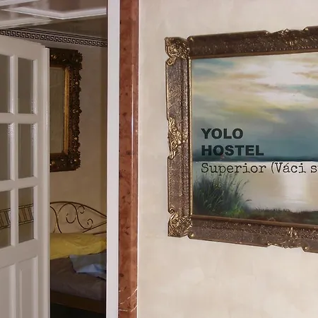 Yolo Hostel *