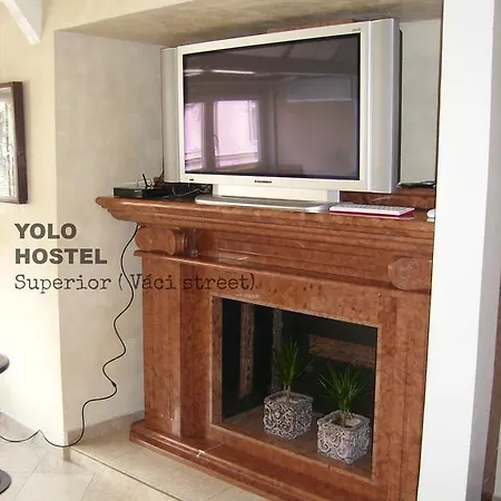 Yolo Hostel
