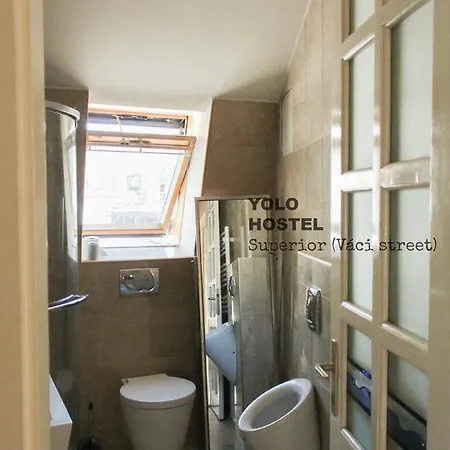 Yolo Hostel *