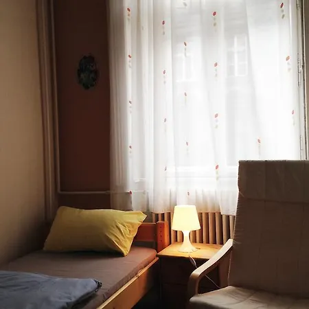 Hostal Yolo *