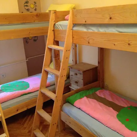 Hostel Yolo
