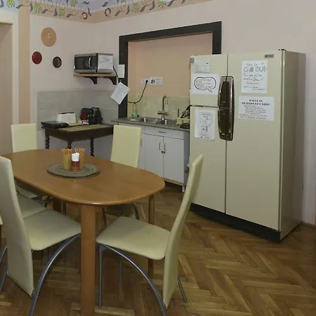 Yolo Hostel