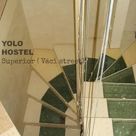 Yolo Hostel