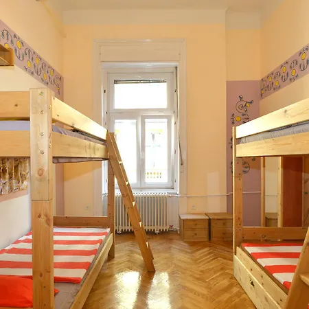 Hostal Yolo