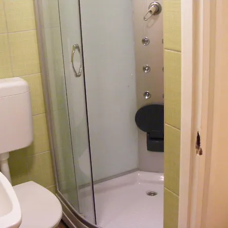 Yolo Budapest