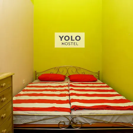 Hostel Yolo *