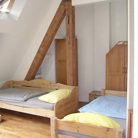 Hostel Yolo *