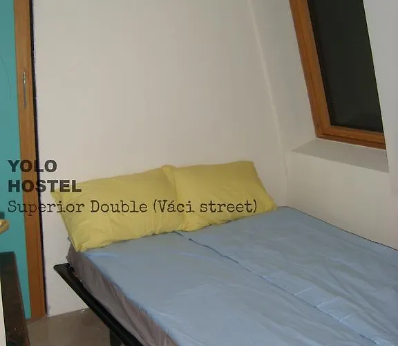 Yolo Hostel *