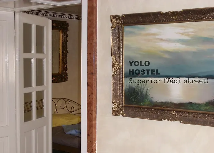 Yolo Hostel *