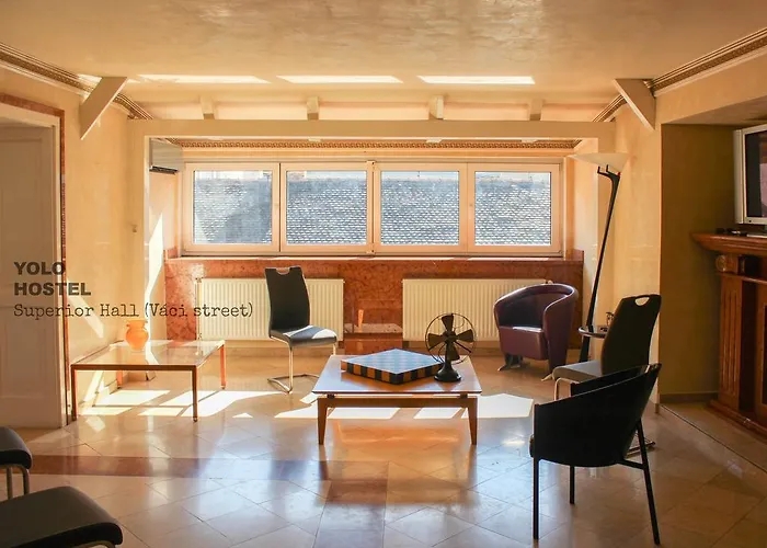 Hostel Yolo *