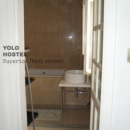 Hostel Yolo *