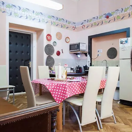 Yolo Будапешт