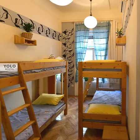 Hostel Yolo *