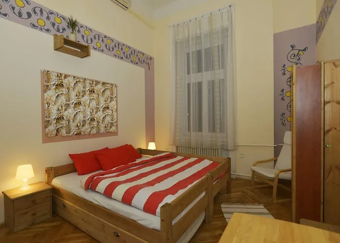 Yolo Hostel *