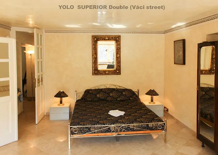Hostel Yolo *