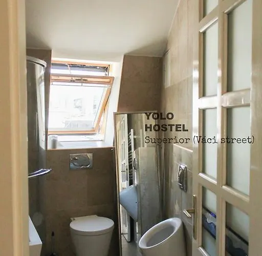 Yolo Hostel *